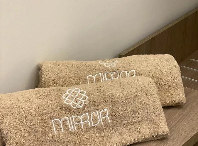 Mirror Szálloda 4*