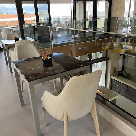 Hotel Mirror Polychrono