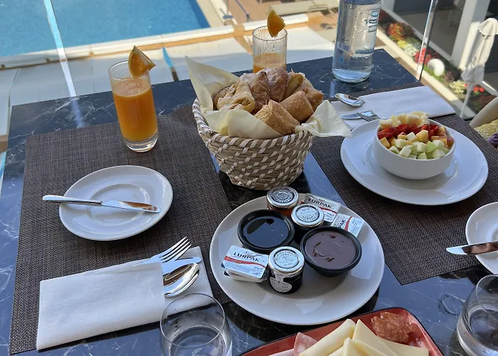 Hotell Mirror Polikhronon