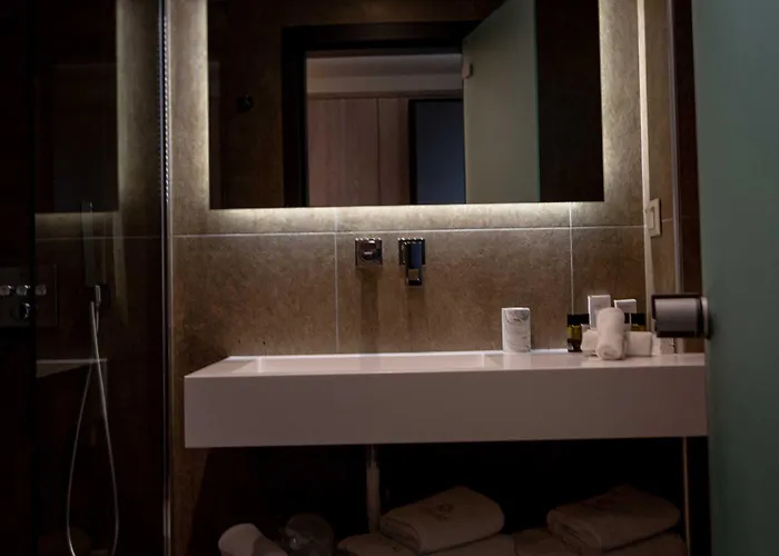 Hotell Mirror 4*