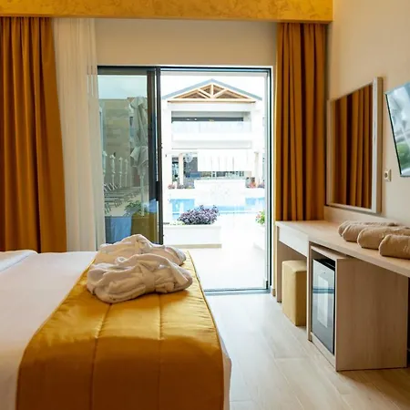 Mirror Hotel Polychrono