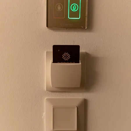 Ξενοδοχείο Mirror